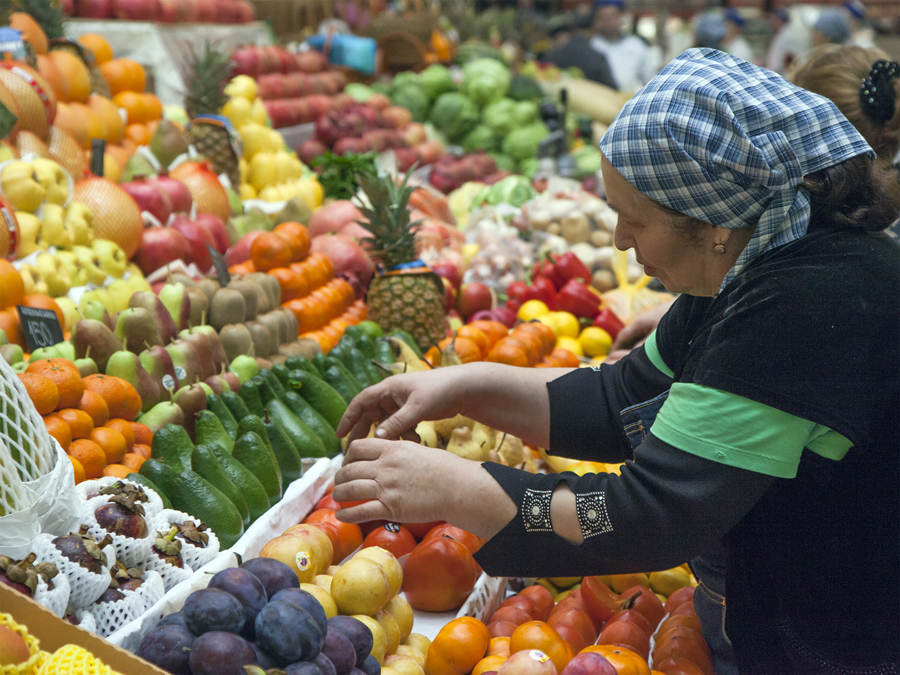 Продукты кишинев. Азиатский рынок. Дордой рынок фрукты.